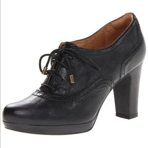 Clarks Women's Flyrt Shadow Platform Pump